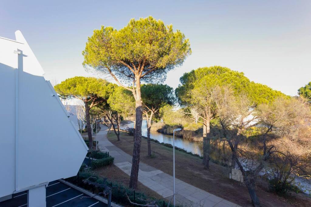 Chez Sebastien - Paisible Au Bord D'un Avec Parking
